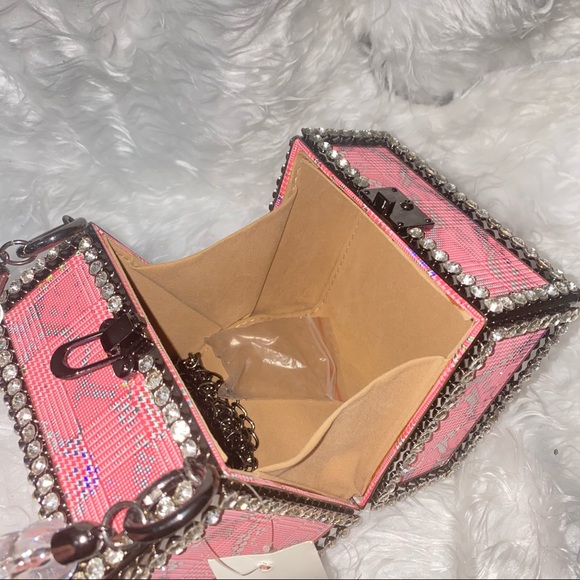 Cube Purse - Picture 12 of 12